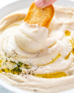 an image of white bean hummus with crackers
