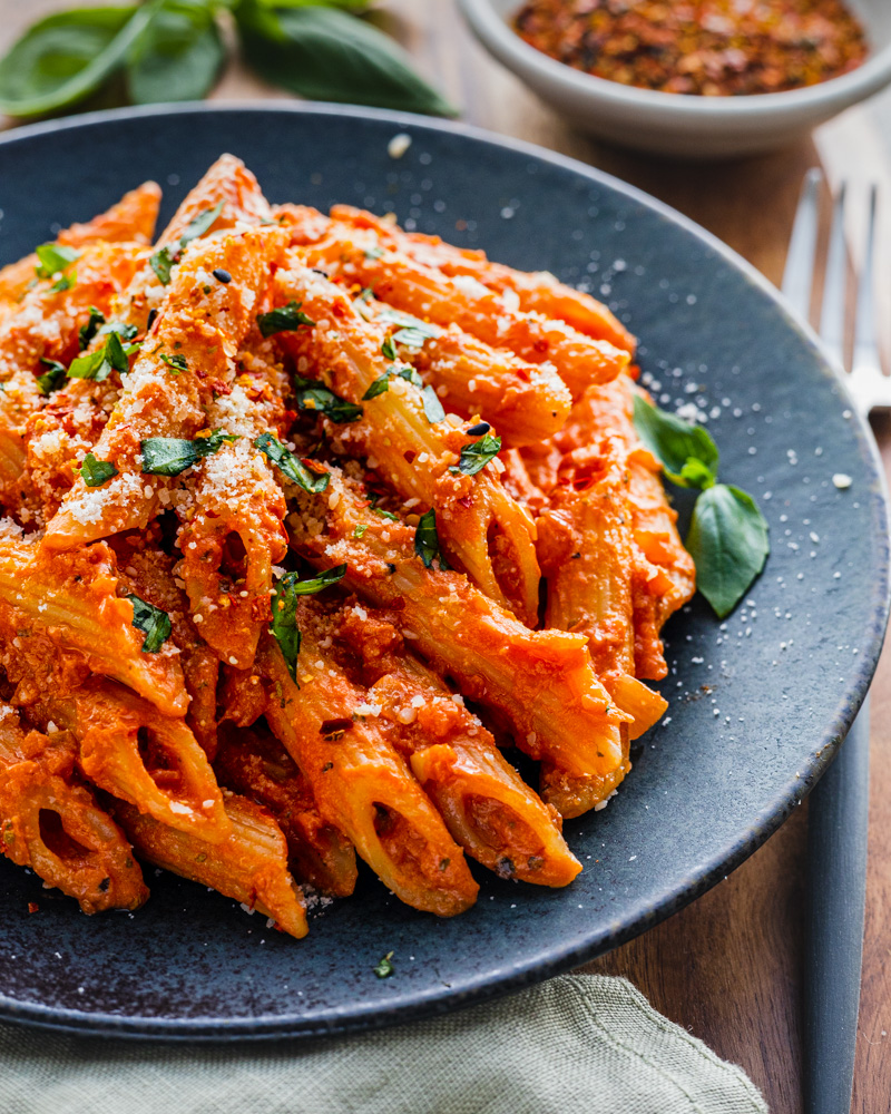 an image of vegan tomato cream pasta