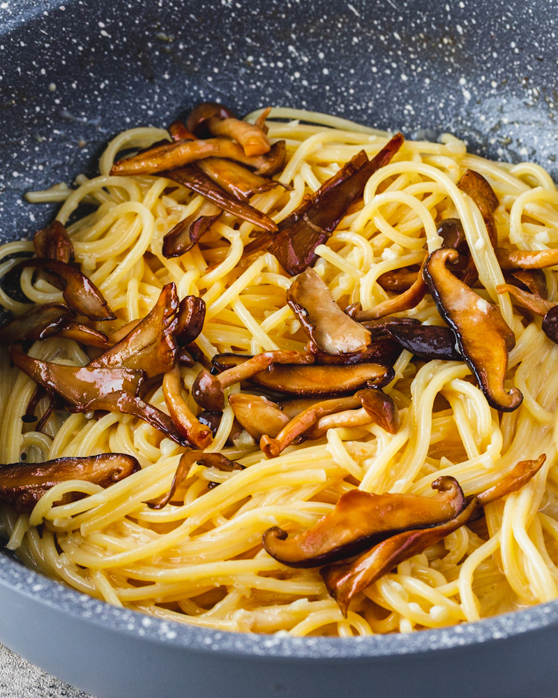 an image of miso garlic pasta and mushrooms