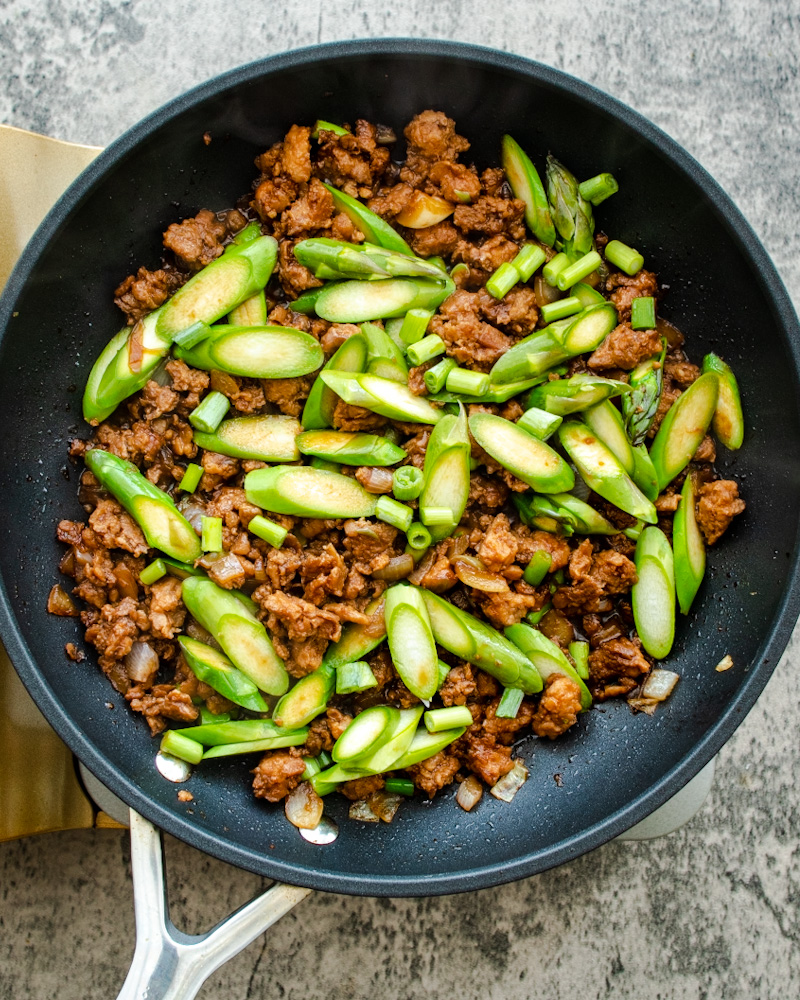 image of vegan mince bowl in a pan