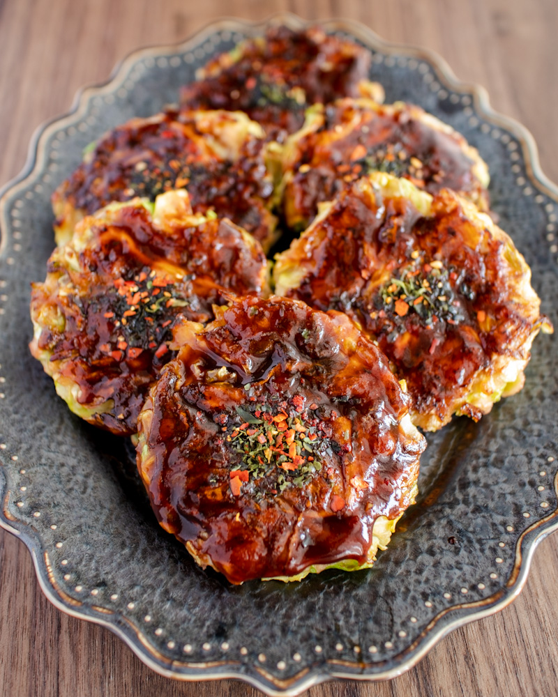 an image of 
ヴィーガンお好み焼き on a plate